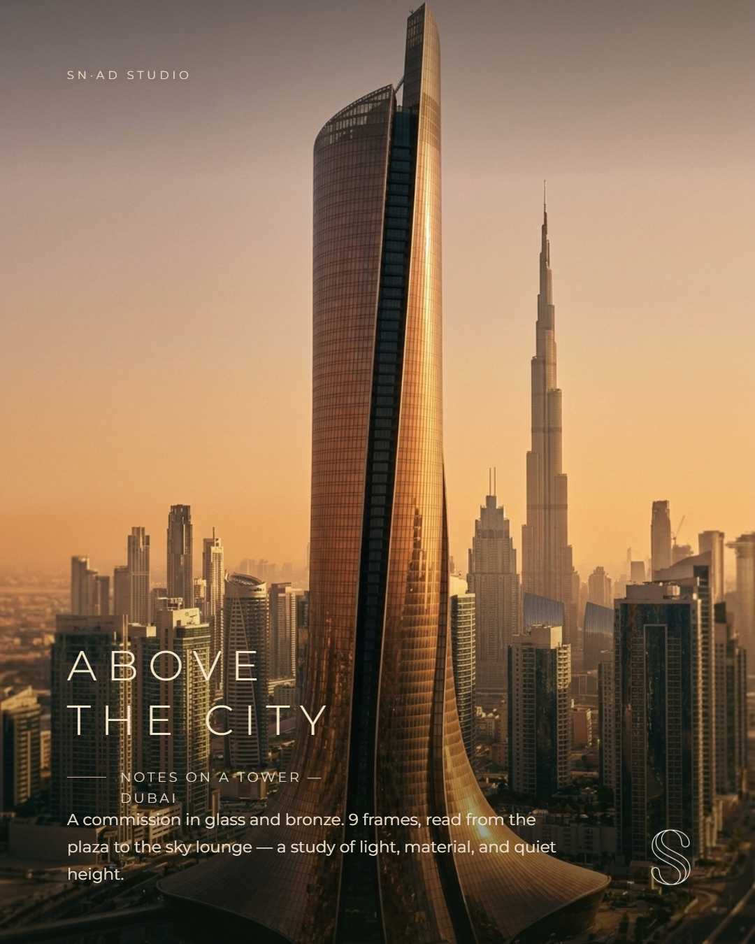 Dubai Tower — Turm über der Skyline im Abendlicht